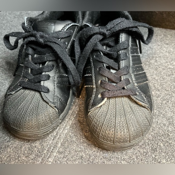 adidas Unisex-Child Superstar Shoes Junior Sneaker 11K - Picture 3 of 7